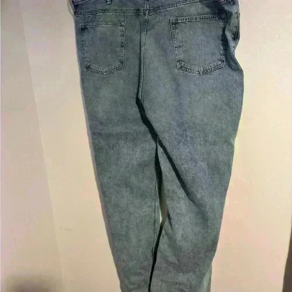 Men’s Old Navy jeans 44x32 loose fit light wash EUC